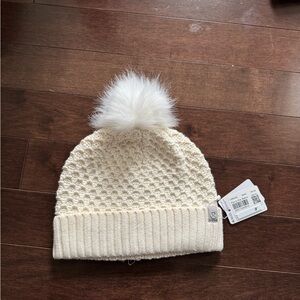 Cozy Cream Knit Pom-Pom Beanie